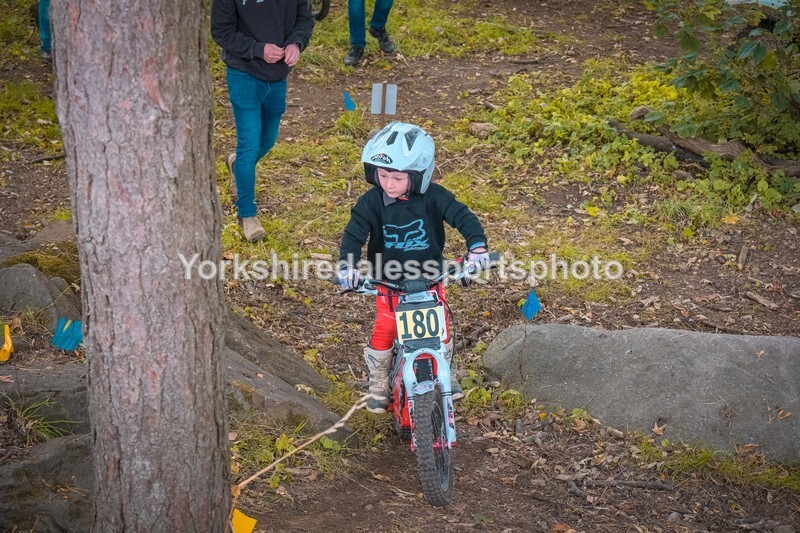 DSCF0236 - Ripon MC Trial 27/09- kids