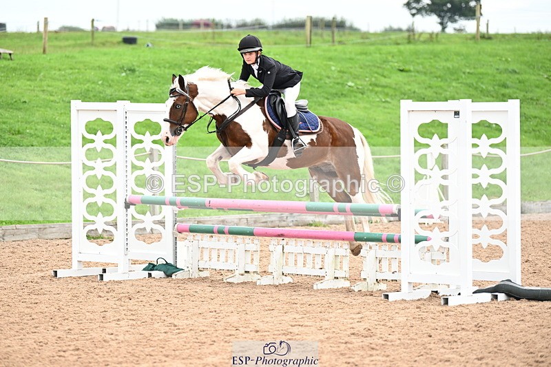 240907A-131010-01890 - Cls 3 Pony Medium Team 80cm & 90cm