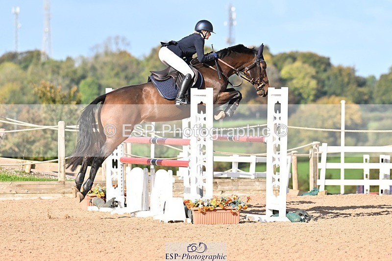 251005-103650-02808 - Cls 15 Foxhunter and 1.20m