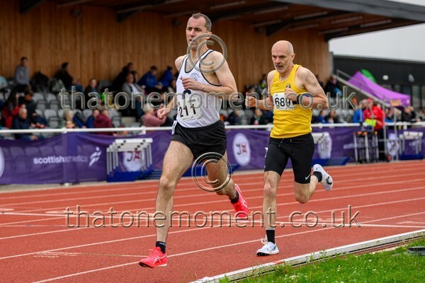 ComMast25-919965 - Track Male Set One