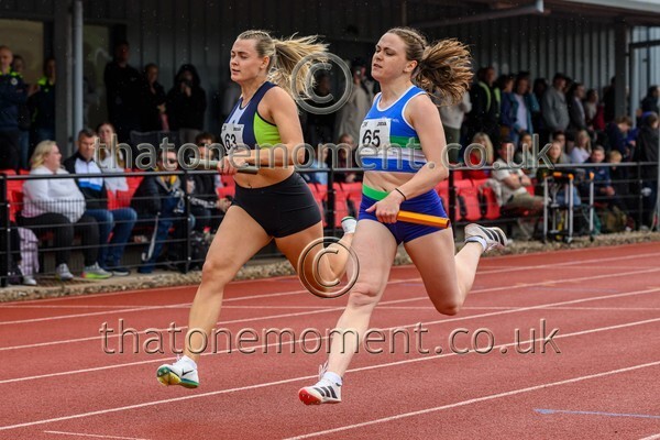 Relays25-917305 - Track Female Set One