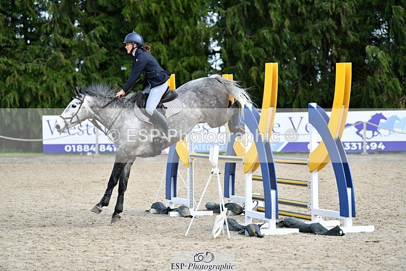 240324-122145-02526 - Cls 9 Snr 1.05m Open