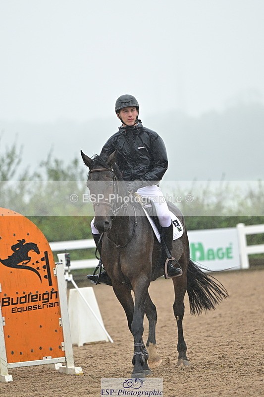 240925A-141619-01097 - Cls 5 Foxhunter and 1.20m Open