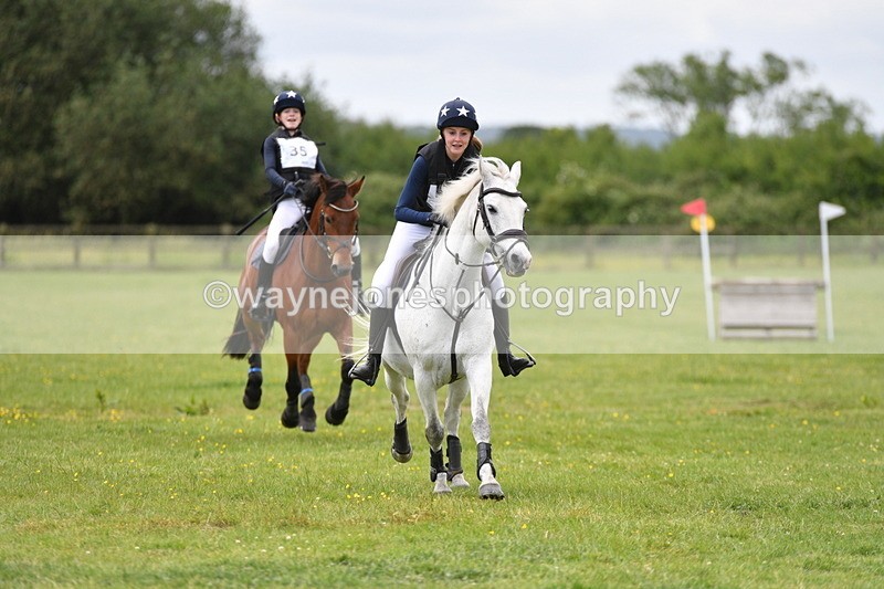 WJ5_3412 - Class 5 80cm Pairs