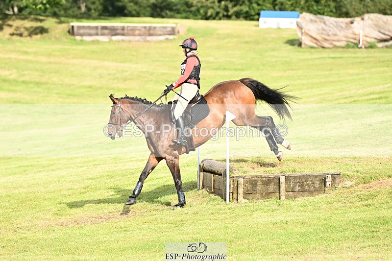 240825X-171007-37430 - 80cm XC 16.30 to 17.30