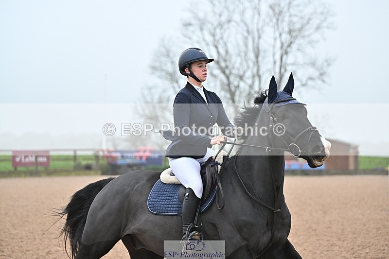 241103A-102029-06616 - SUN Cls 18 British Novice and 90cm Open