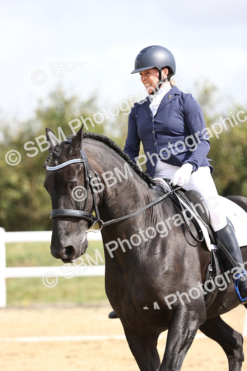 SBM_016109 - Class 14 - Novice 23 - 10.29-11.32