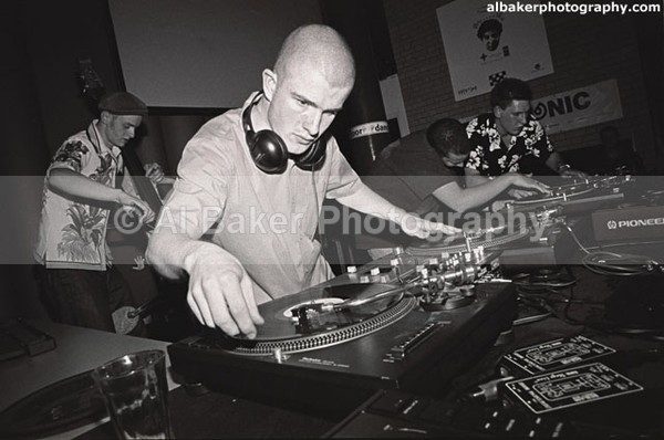 36 plus-1 dj-woody fingathing - Counter Culture @ Contact Futuresonic 10.06.00