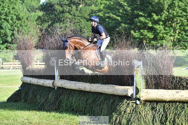 230527-181449-14091 - 175-MONBEG_EQUITY-Tom_McEwen-XC