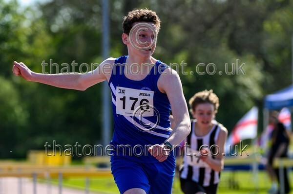 West25Sat-926334 - Track Male