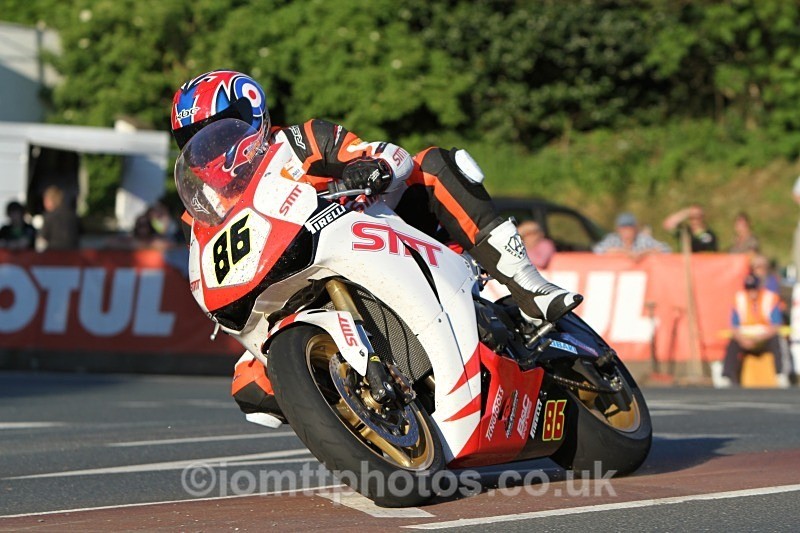  - Saturday Practice Newcomers/Supertwins