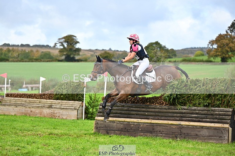 251025A-111015-18294 - E-384-Holly.Horton