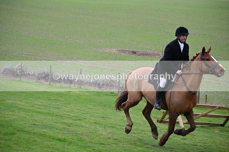 WJ6_9032 - Line Three