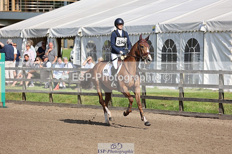 240804-093419-10156 - 353-Maja_Hullah-ORANJE_SPR