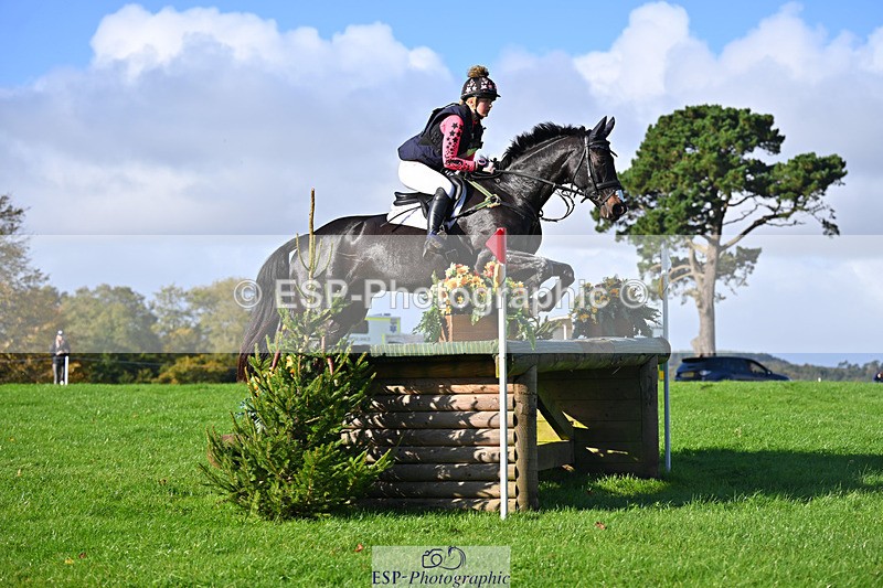 241025-103516-06589 - 002-Ellie.Fredericks-BRITANNIA'S.OLIVE