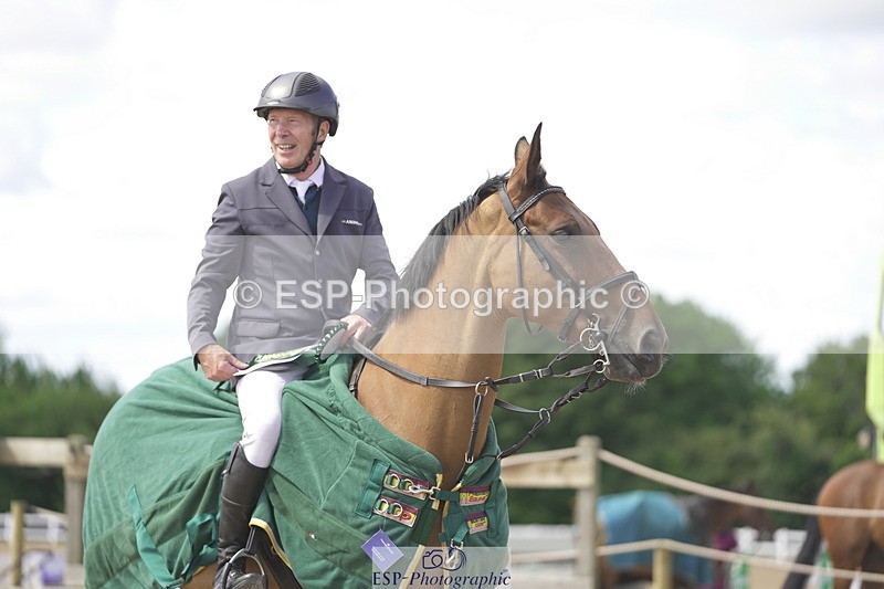 230806A-120204-01695 - Cls 13 Snr Newcomers & 1.10m Open