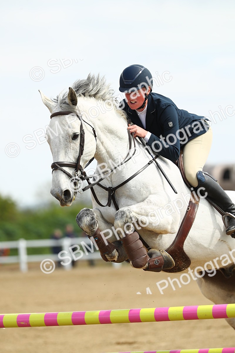 SBM_001190 - Class 4 - Senior Newcomers 1.10m