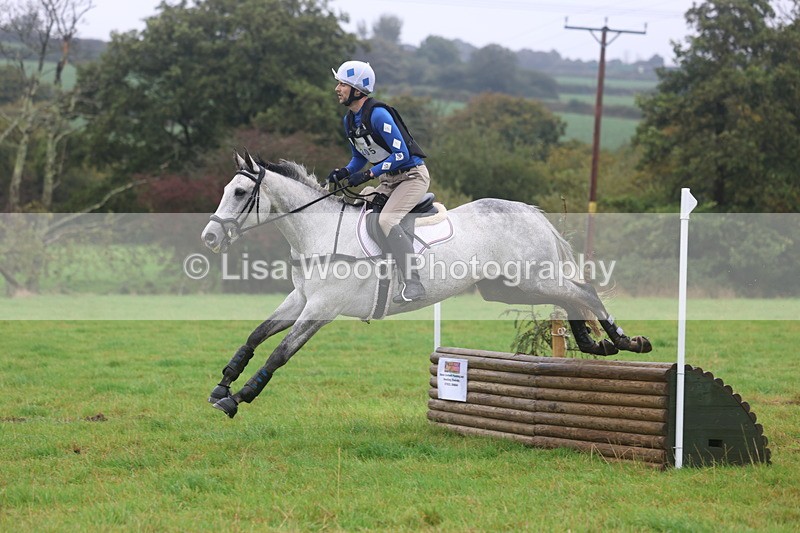 3E7A1377 - Class 2: 70cm: Half Roll Top