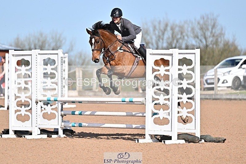 260408-100451-00074 - Cls 2 British Novice and 90cm