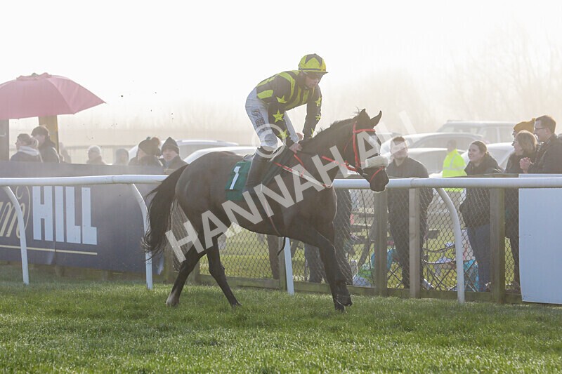 281224-Race 1-Not Staying Long-1195 - Race 1