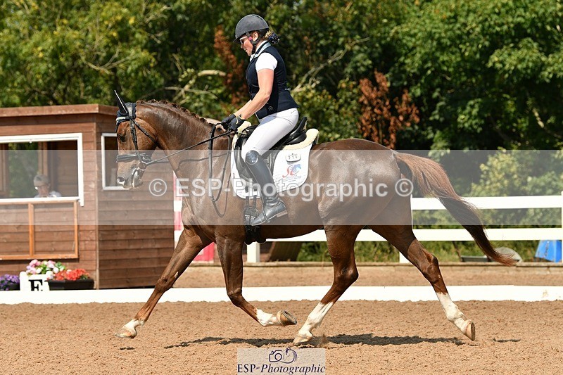 250817-130450-09831 - 214-Verity.PerryVogue