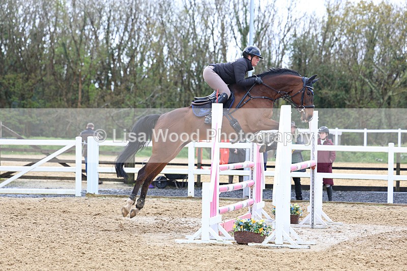 3E7A1997 - Class 7: Senior Newcomers/1.10m open