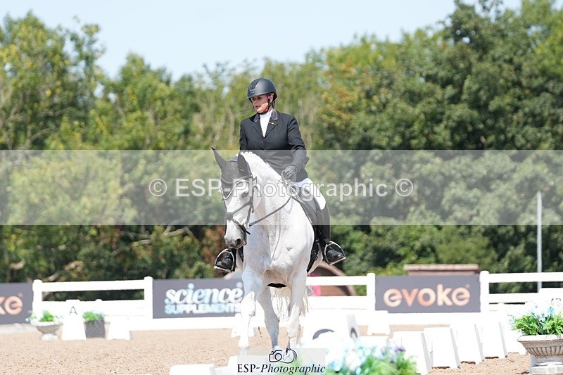 250817-134321-10480 - 179-Kate.WilliamsGhyllwood.April.Moment