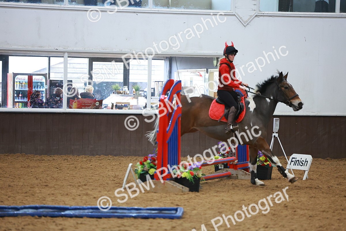 SBM_002100 - Class 3 - Horse & Hound (60cm)