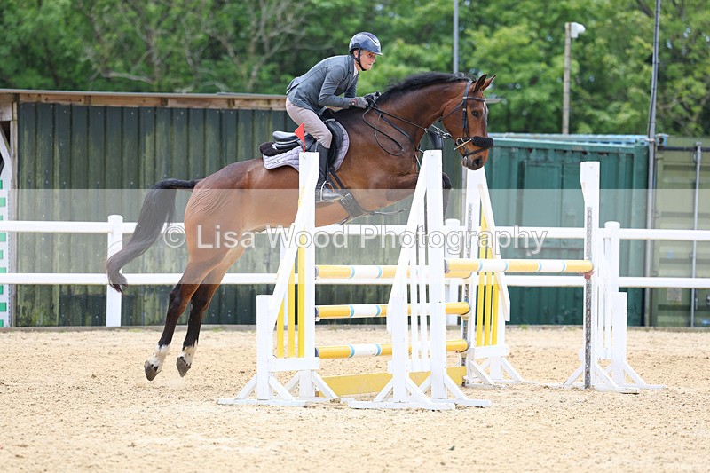 3E7A9342 - Class 8: Senior Newcomers/1.10m open