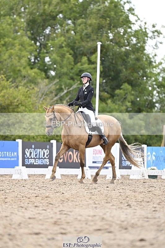 250907-170030-10852 - 054-Amy.Louise.LloydDiva.Royale