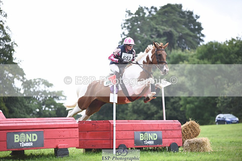 240804-152614-18725 - 657-Althea_Bleekman-SHOVERN_ON_ICE