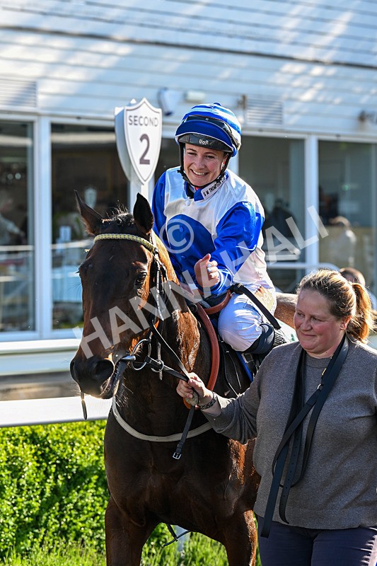 300525-Race 2-Cheerleader-7115 - Race 2