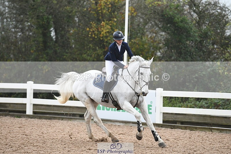 241103A-104145-07542 - SUN Cls 21 Snr Newcomers and 1.10m Open