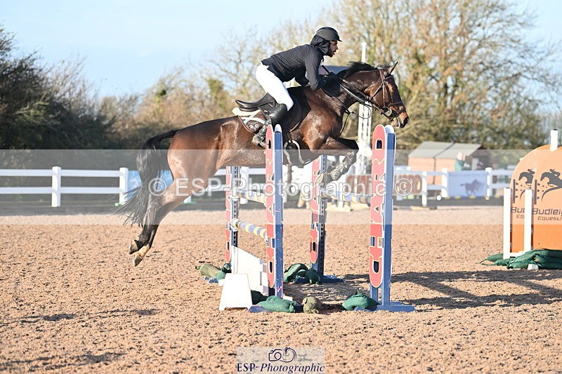 231210A-132407-02576 - Cls 20 Newcomers & 1.10m Open