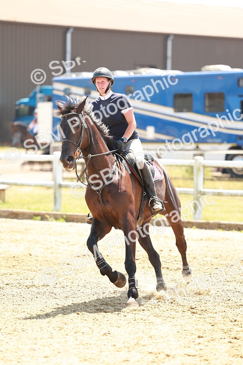 SBM_001547 - Class 4 - Senior Newcomers - 1.10m