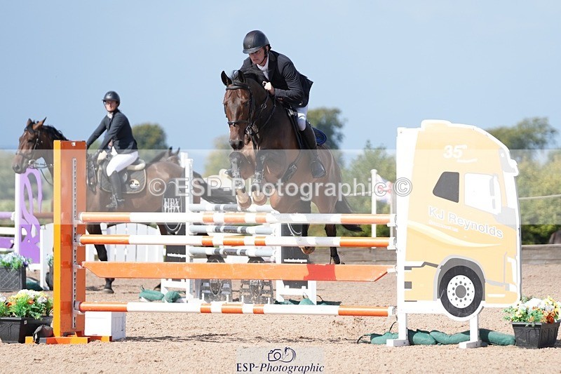 250913-121544-06846 - Cls 15 Snr Foxhunter