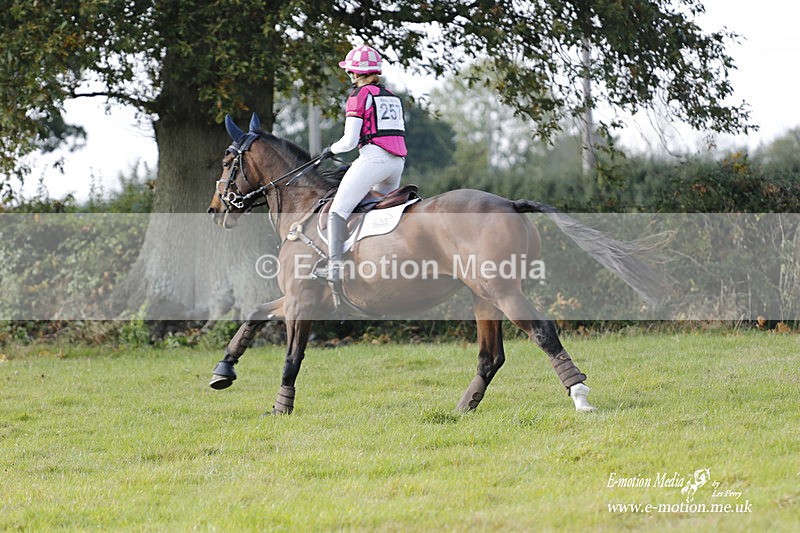  WWHT 171021 3926 - Open (1.00m)  17/10/21