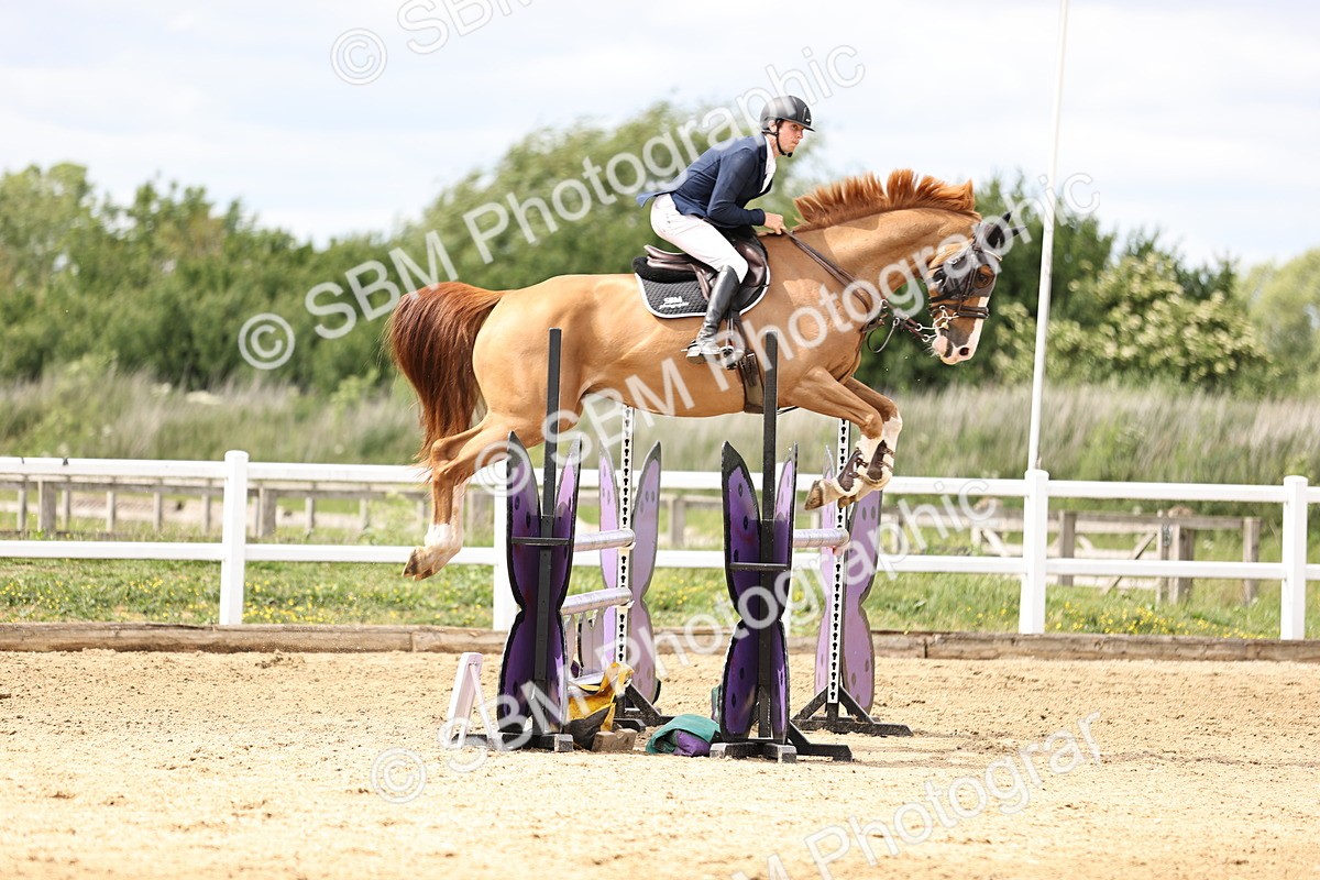 SBM_003386 - Class 11 - Senior Newcomers - 1.10m