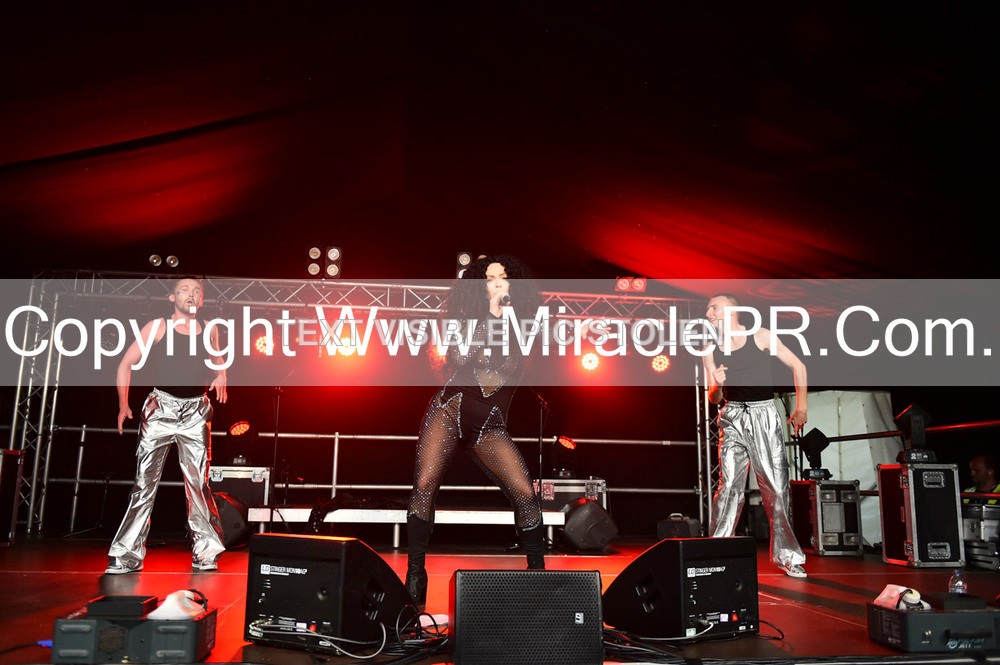 SH4_6170 - The Cher Experience