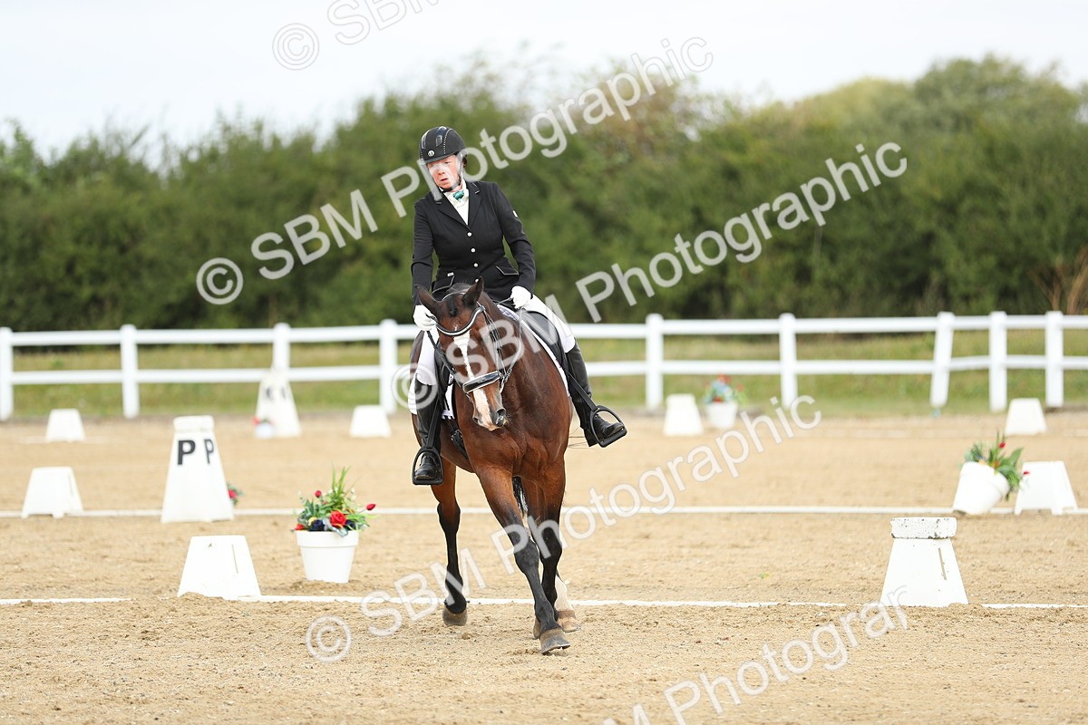 SBM_016374 - Class 13 - Novice 23 - 11.25-12.35