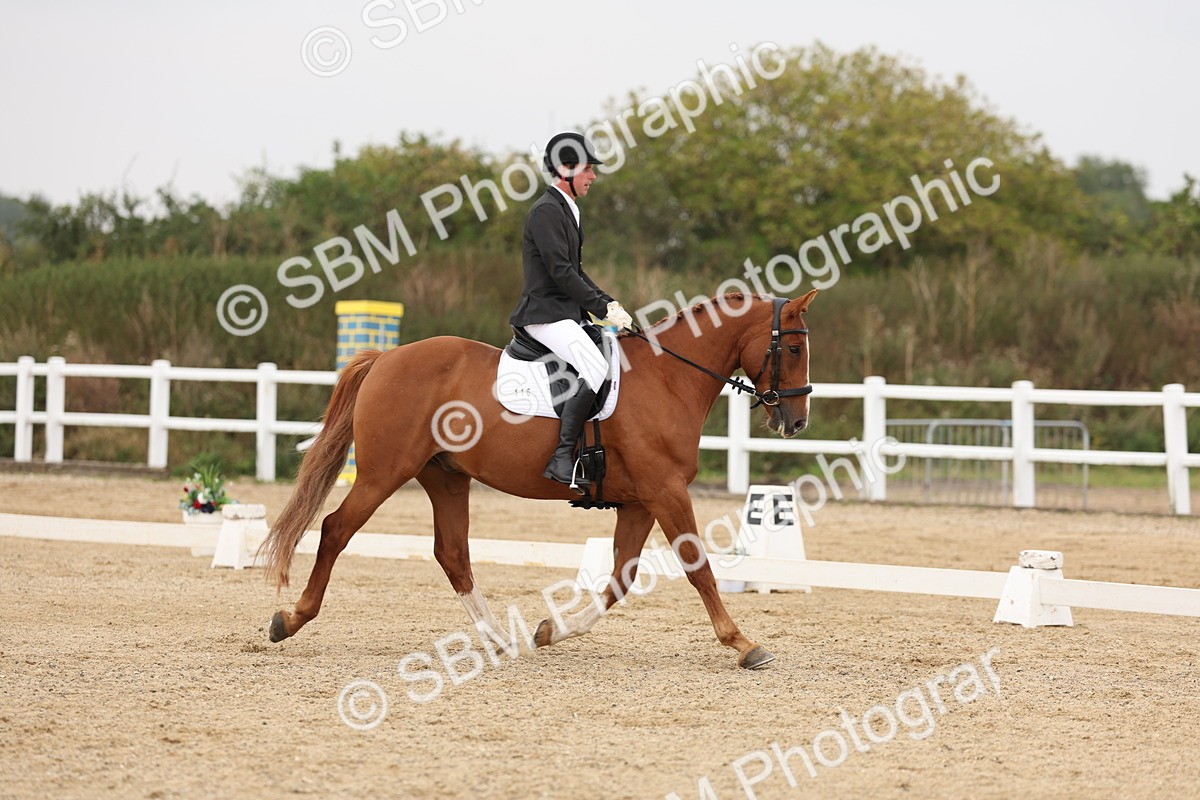 SBM_01562 - Class 9 - Novice 27 Champs