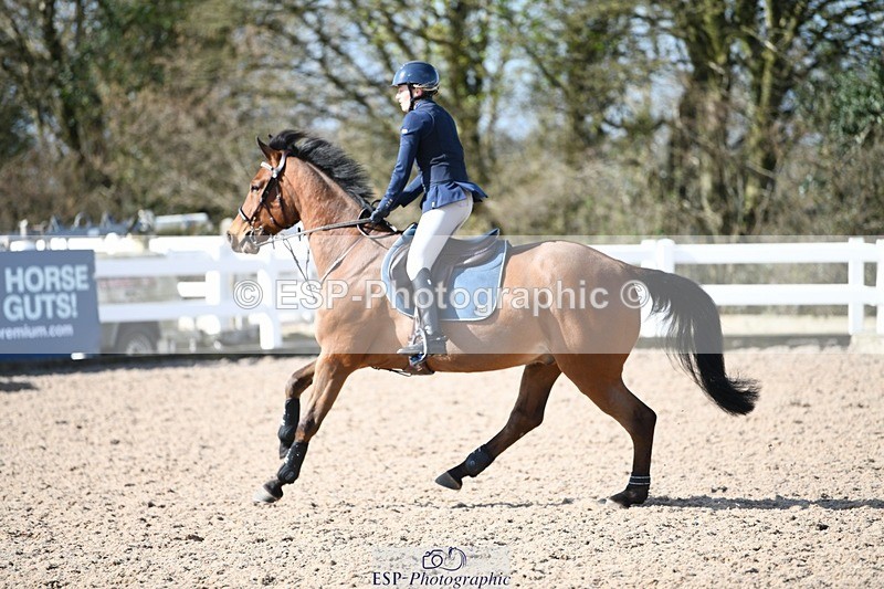 250330-104336-06235 - Cls 32 British Novice and 90cm