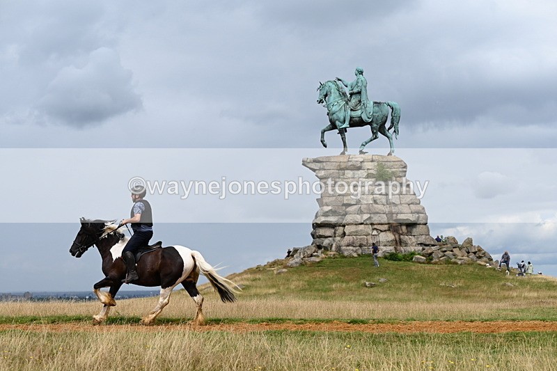 DSC_7917 - Time at Statue 13:16 to 13:52