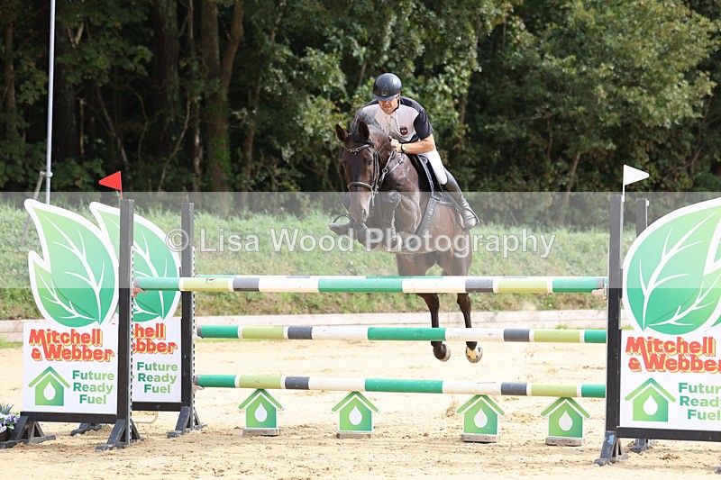 3E7A4538 - Class 9: Senior 1.30m open