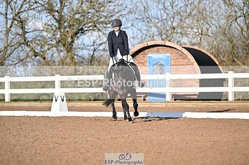 241214-105547-01259 - 140-Samantha.Henderson-Rich.Tricks.Otis