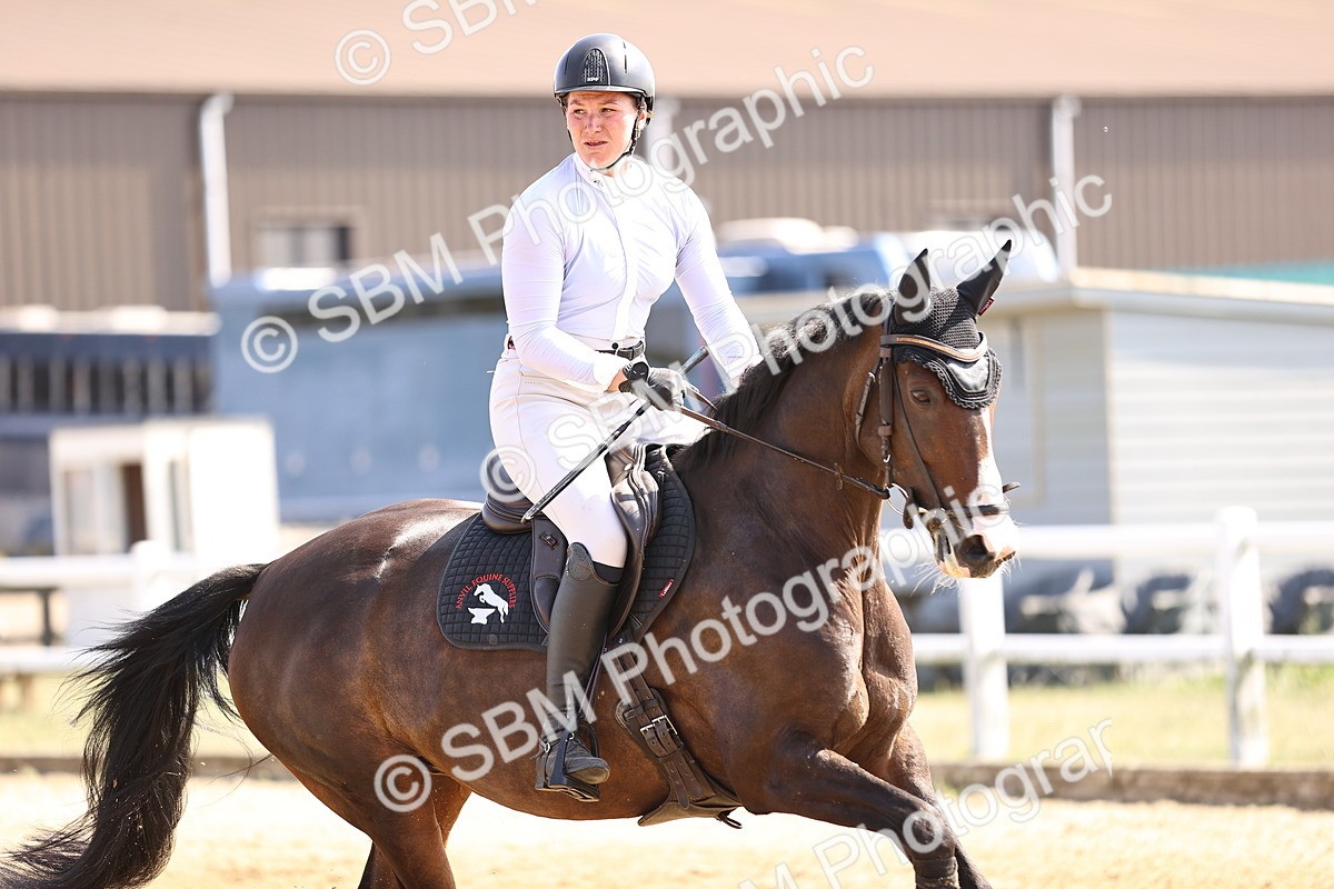 SBM_006794 - Class 13 - Senior Newcomers - 1.10m