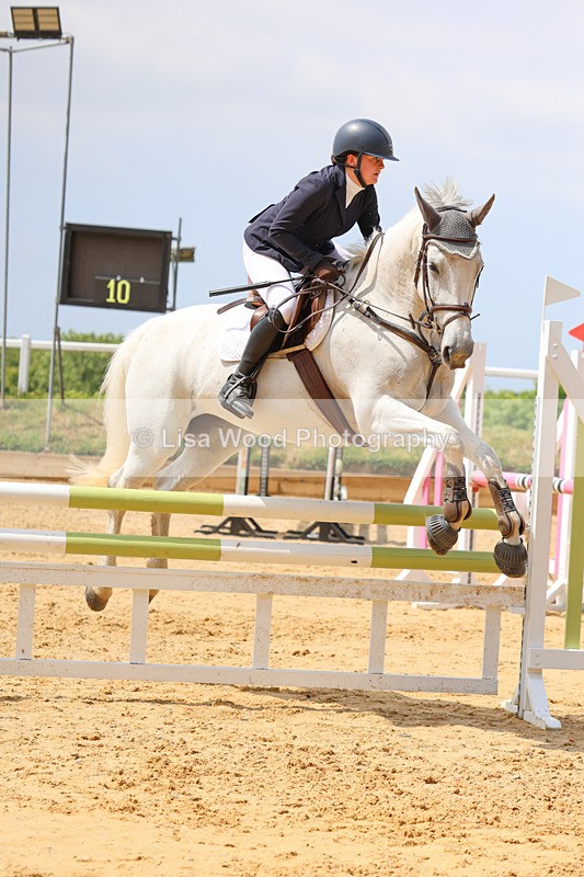 3E7A0478 - Class 10: Senior 95cm open