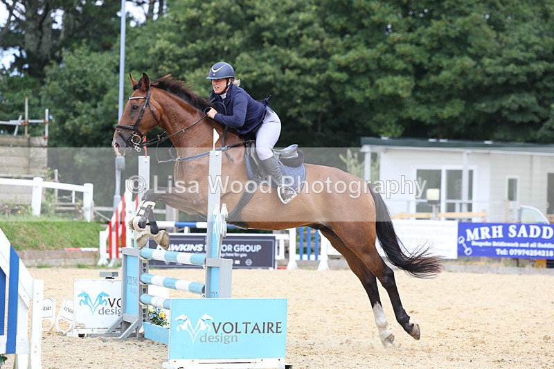 3E7A5102 - Class 4: Senior British Novice/90cm open