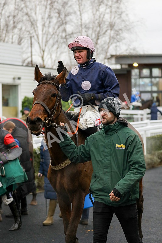 110124-Race 2-Its Maisy-4901 - Race 2