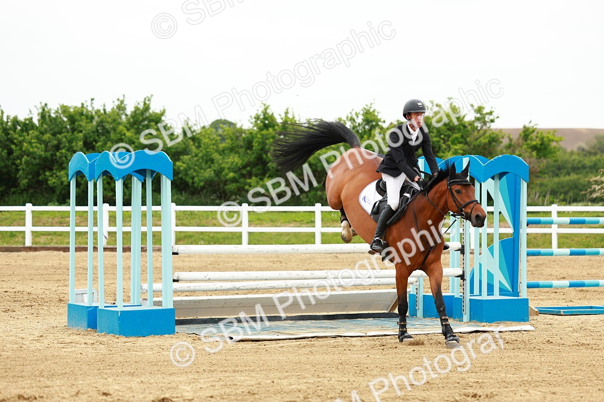 SBM_000960 - Class 5 - Senior Foxhunters - 1.20m